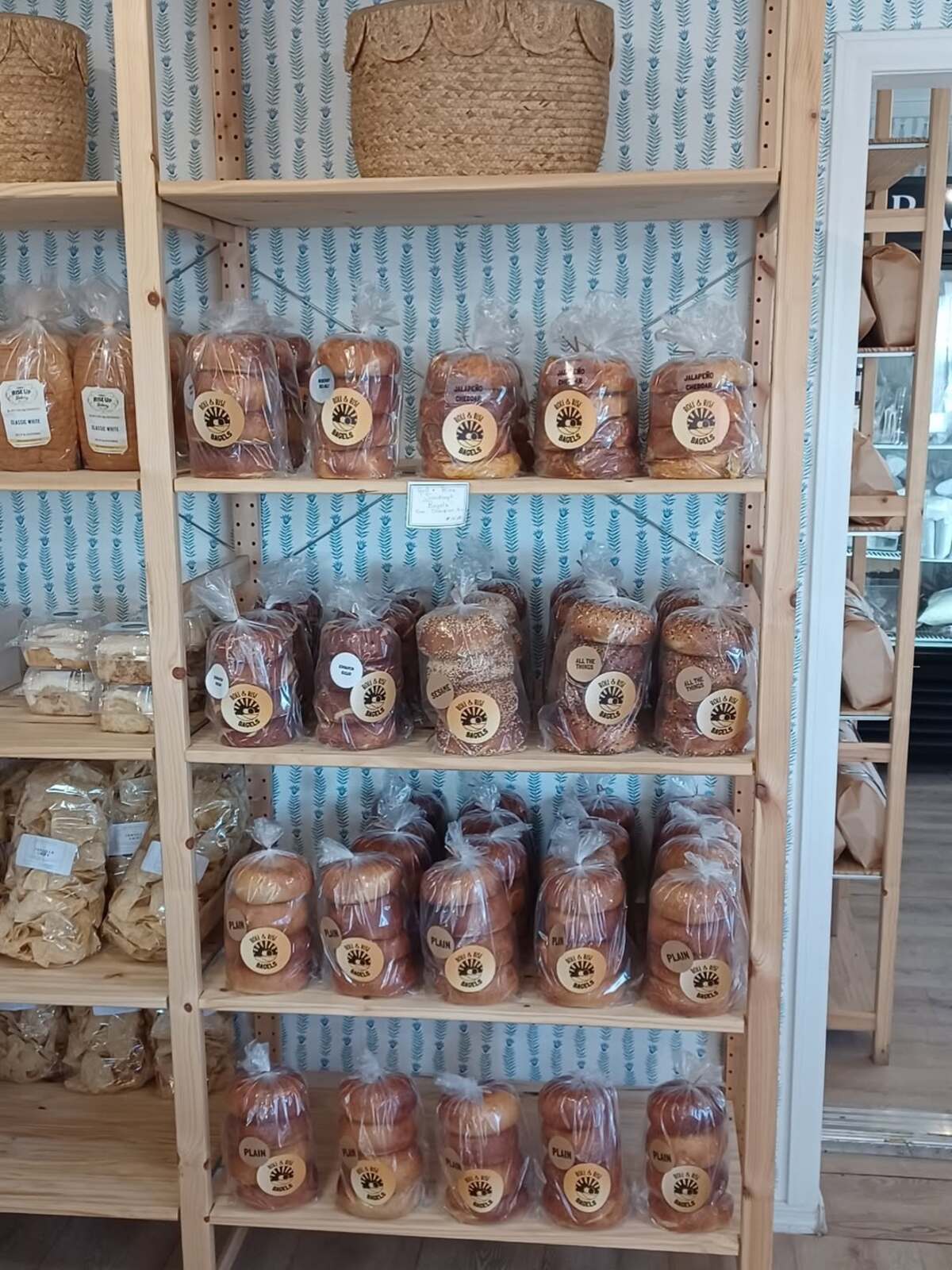 Roll & Rise Bagels Preparing to Open First Storefront