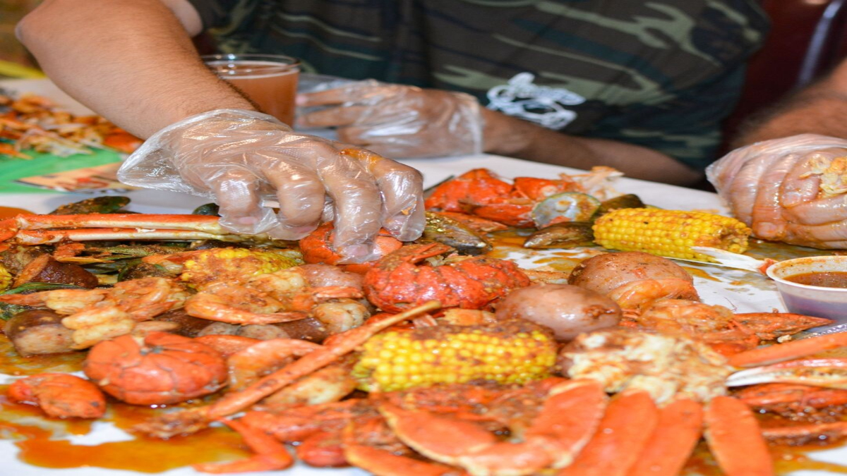 Angry Crab Shack Celebrates Grand Opening of New North Mesa Location
