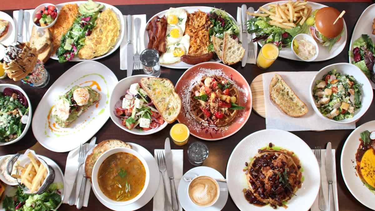 Carnegie Diner & Cafe bring American comfort food to Brooklyn.