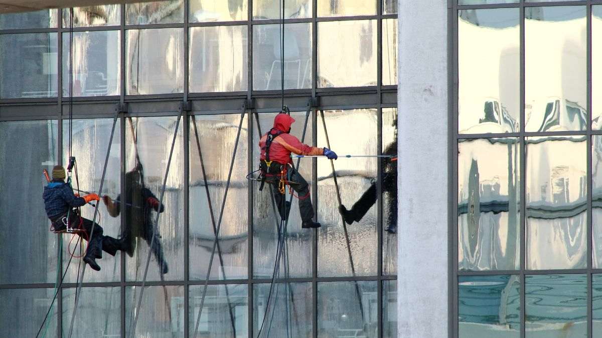 Commercial Glazing Services, LLC enters bankruptcy