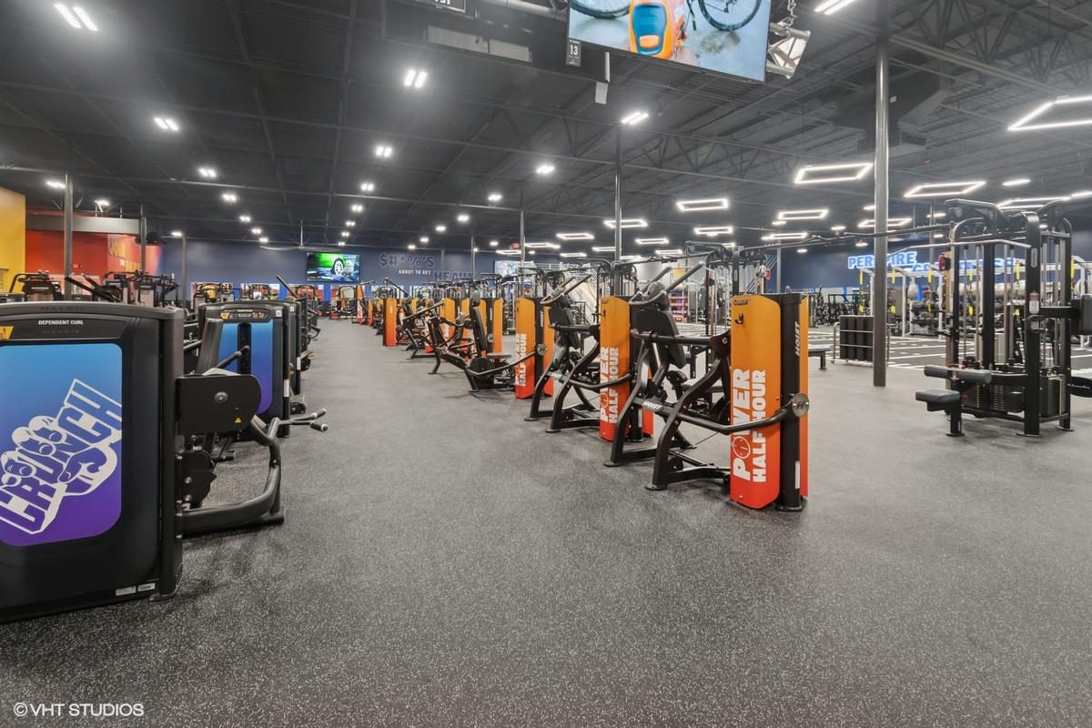 Crunch Fitness Preparing to Open in Willowbrook and Naperville