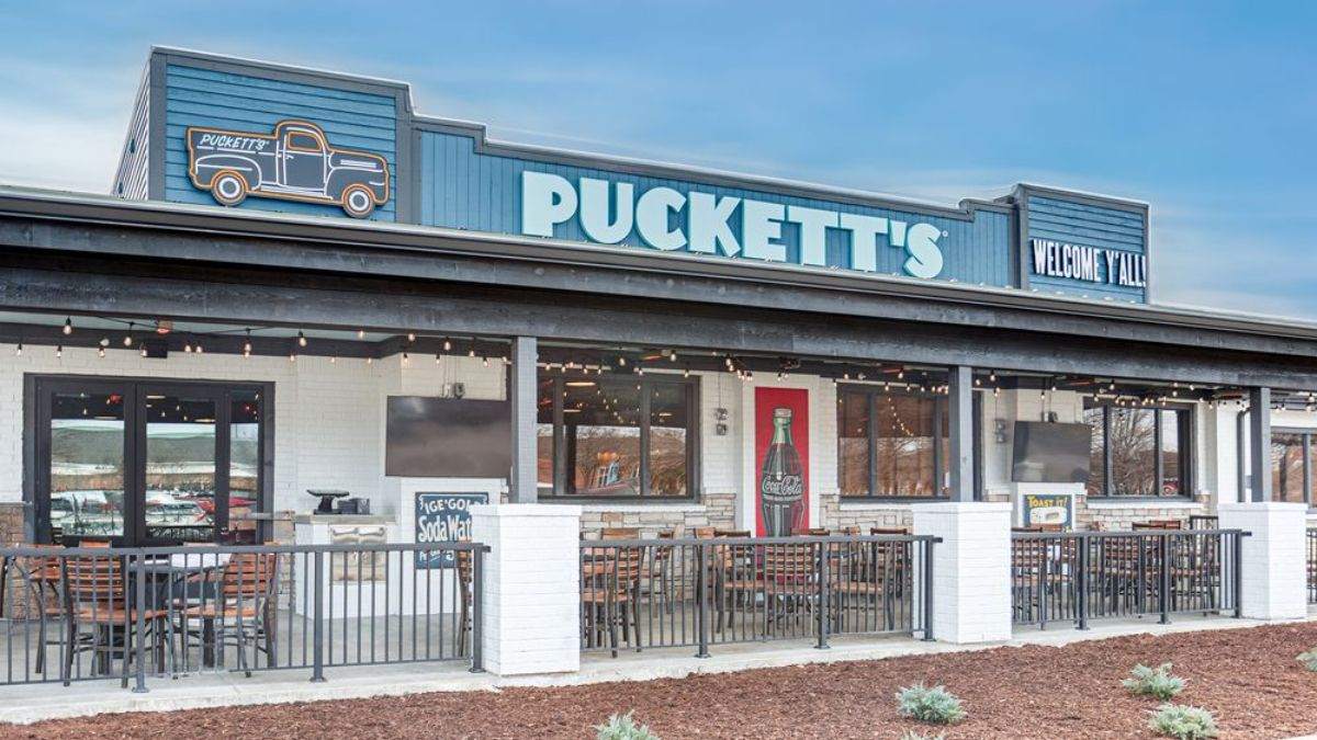 Puckett's Hendersonville storefront image