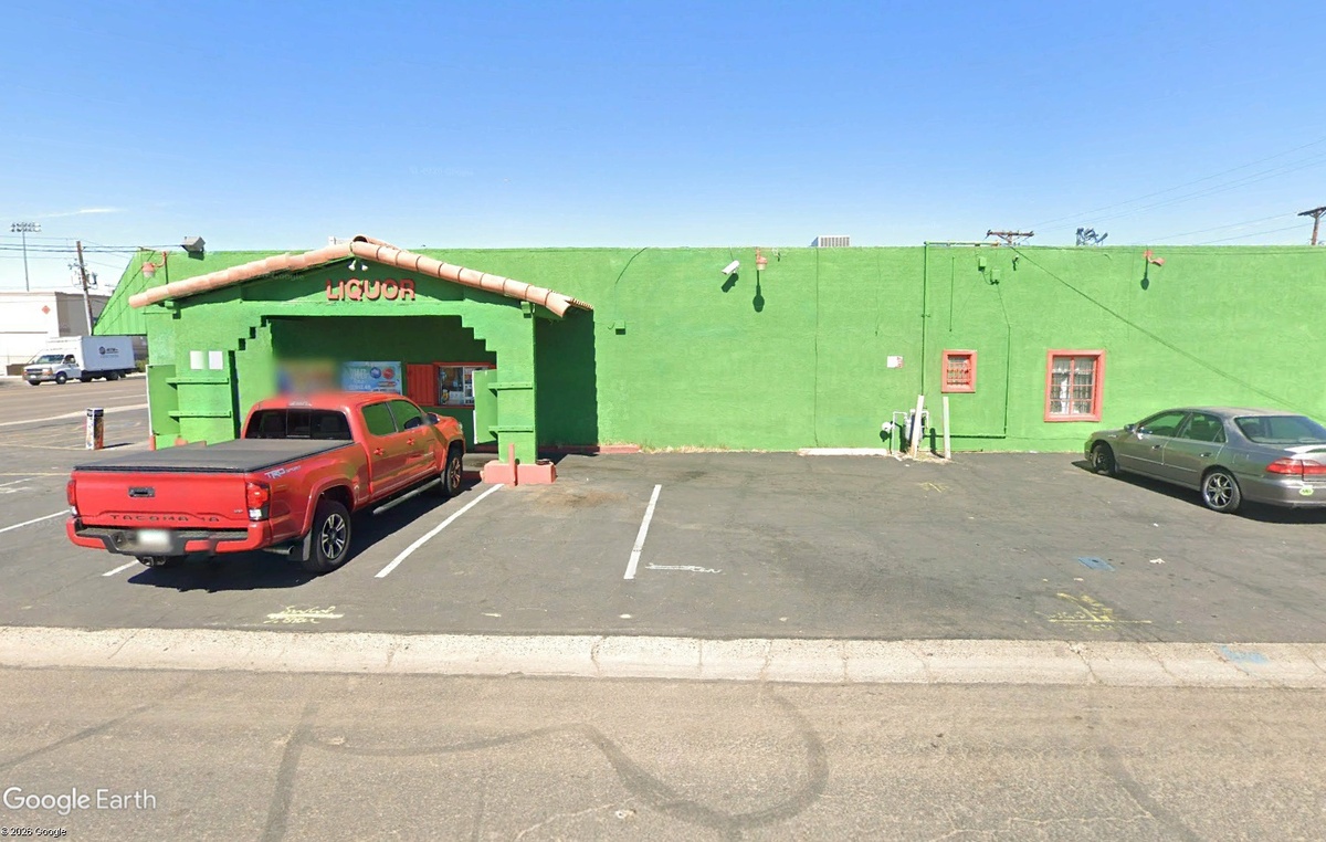 Viva Liquors Preparing to Open in Phoenix