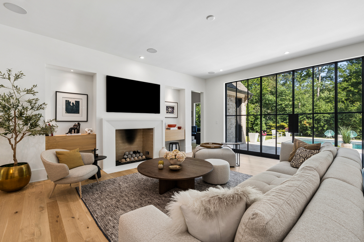 765 Heards Ferry Rd NW, Atlanta, GA 30328