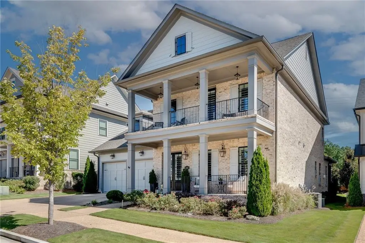 Charleston-Inspired Living in the Heart of Roswell