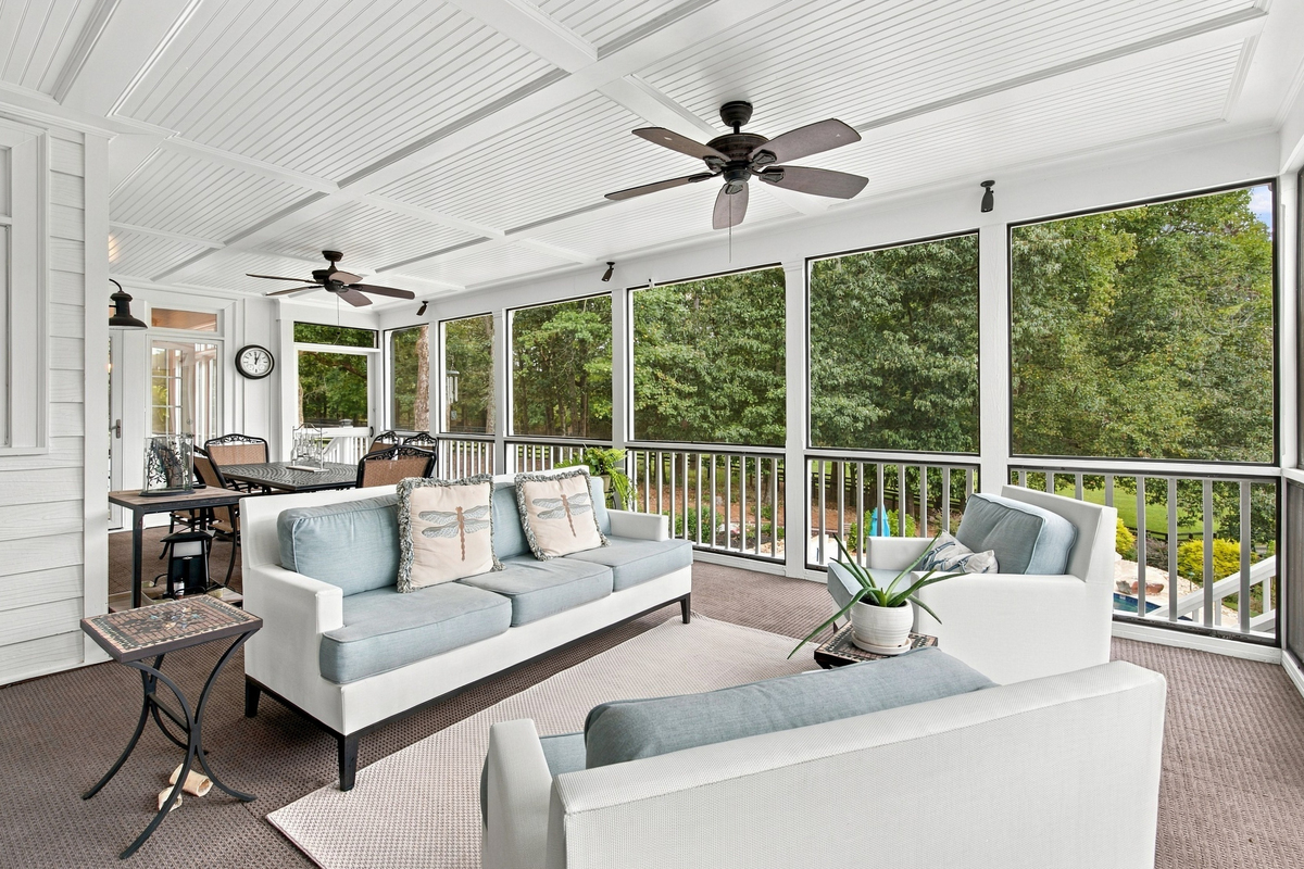 Nine Acres, Extensive Equestrian Facilities and a Private Estate in Canton
