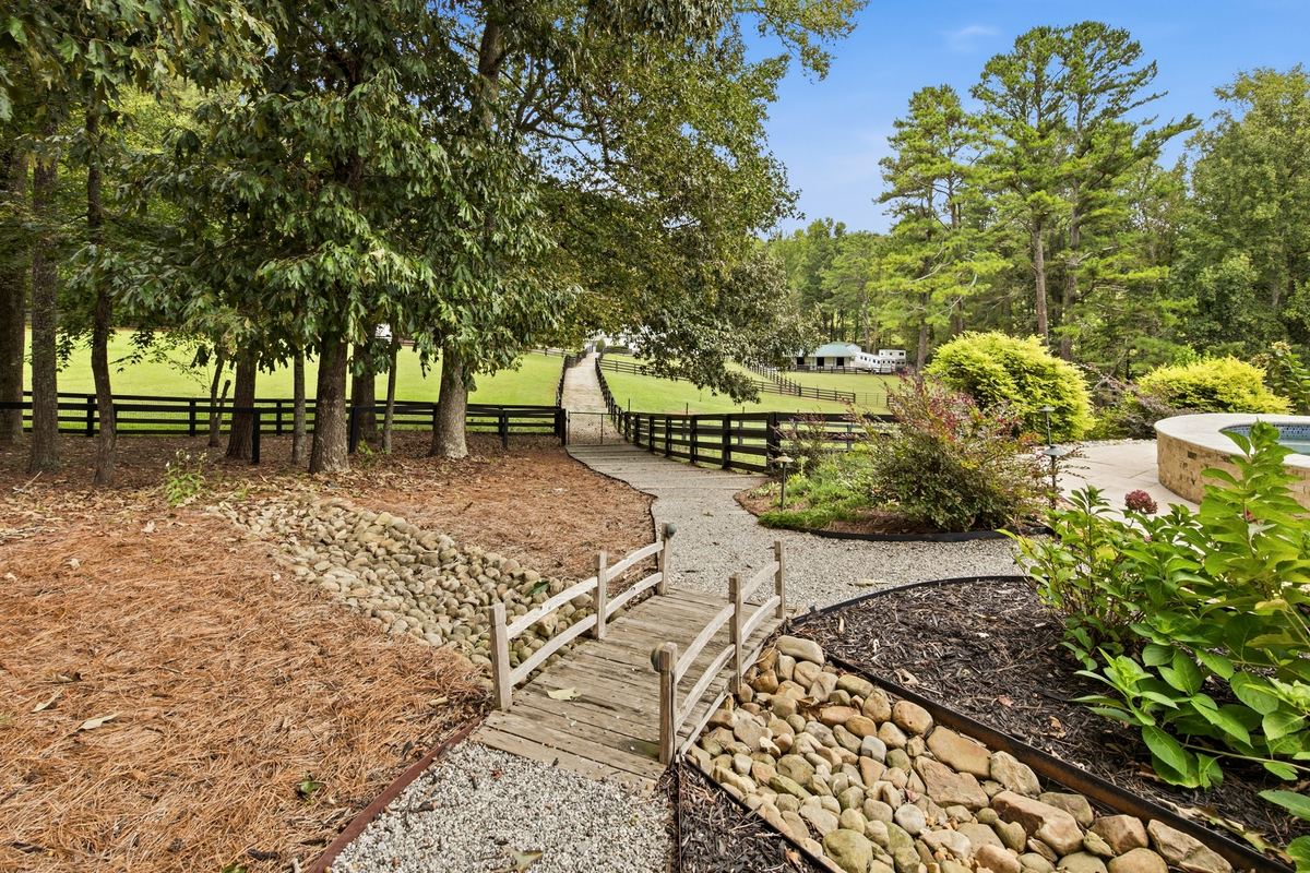 Nine Acres, Extensive Equestrian Facilities and a Private Estate in Canton