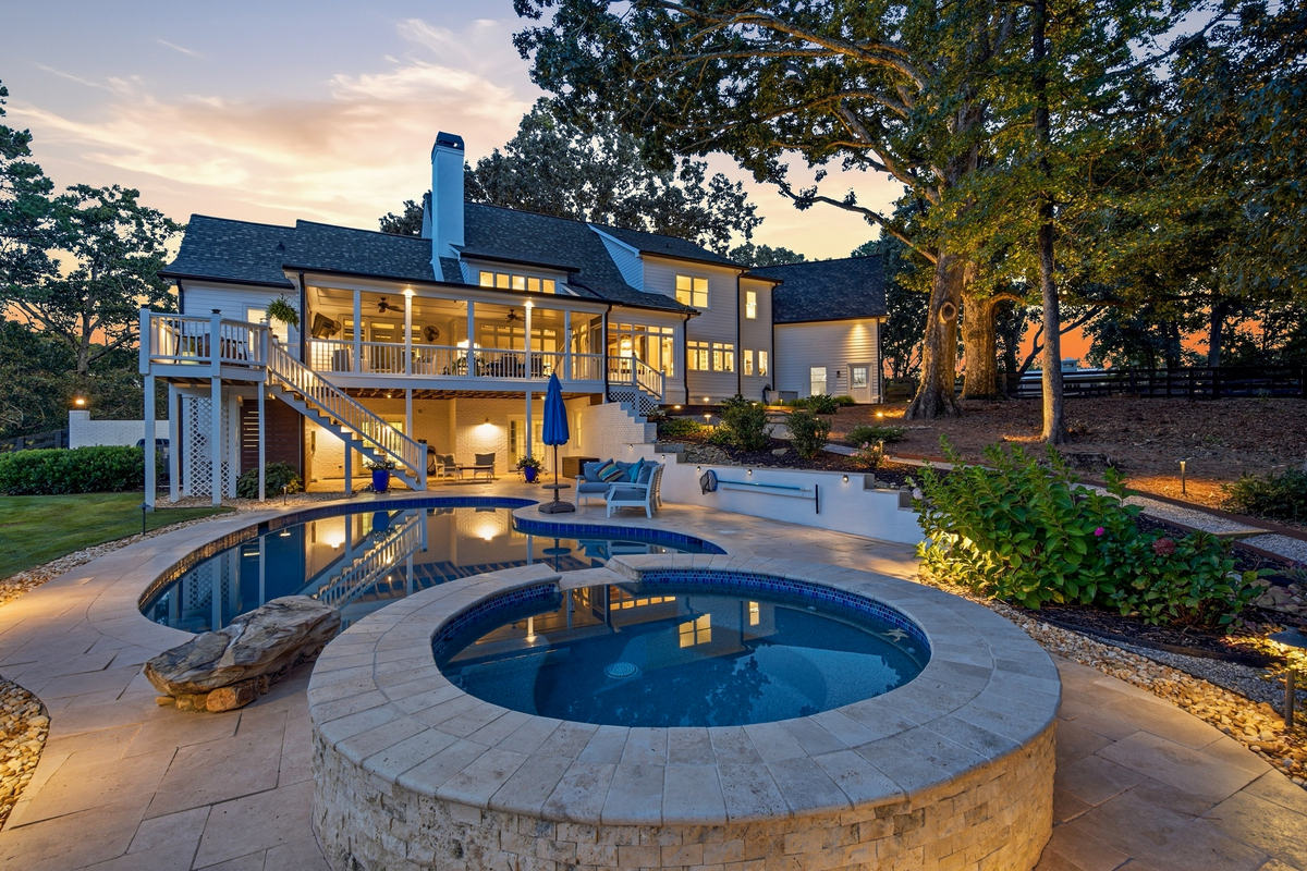Nine Acres, Extensive Equestrian Facilities and a Private Estate in Canton