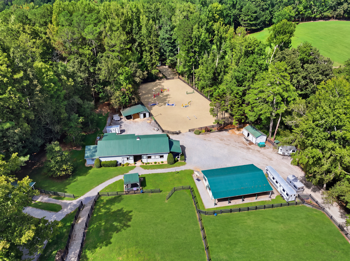 Nine Acres, Extensive Equestrian Facilities and a Private Estate in Canton