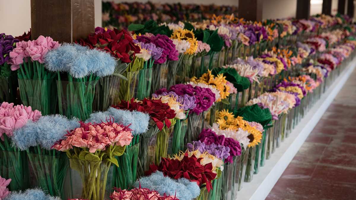 Cj Hendry's Flower Shop brings plush flowers to Venice Beach.