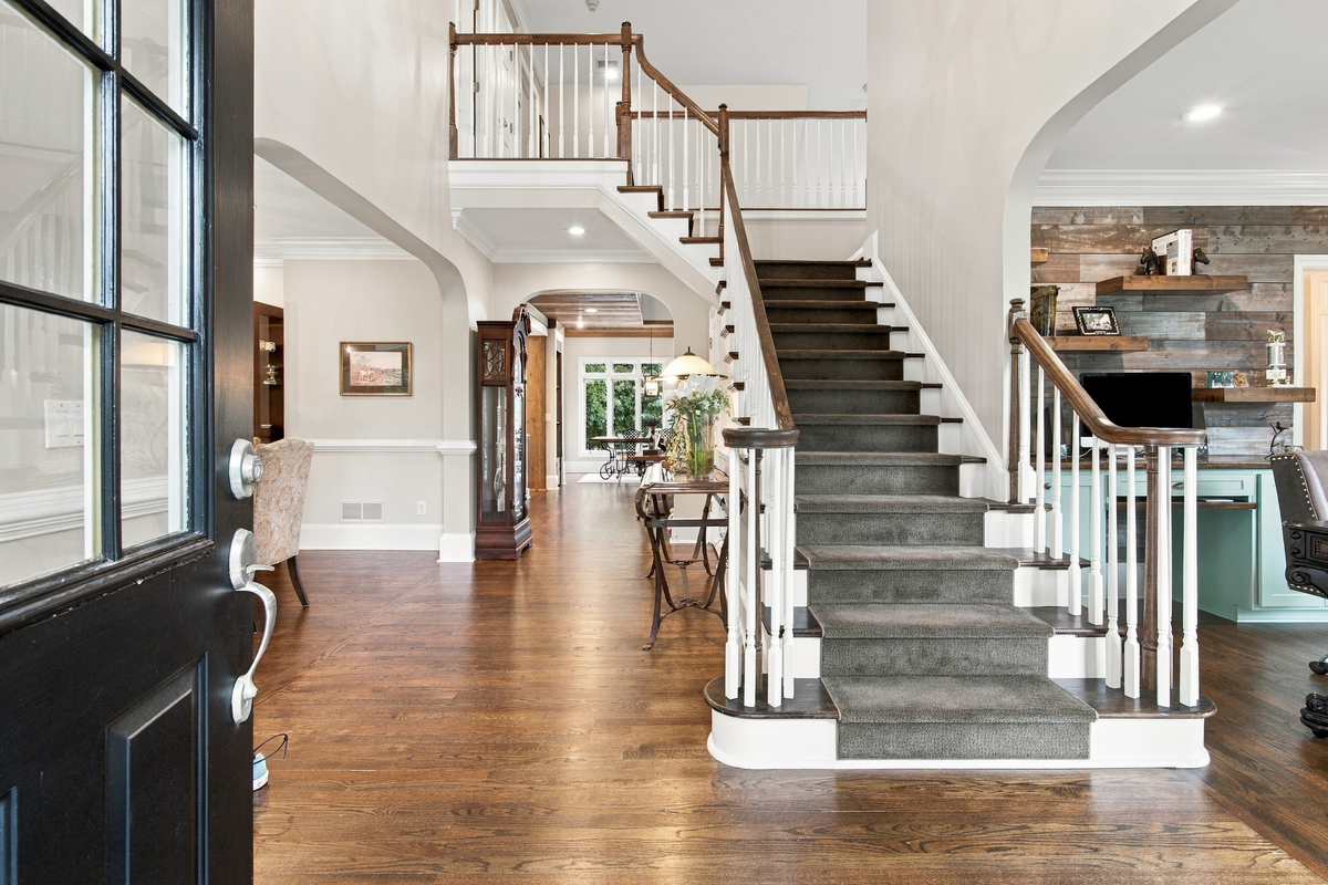 Nine Acres, Extensive Equestrian Facilities and a Private Estate in Canton