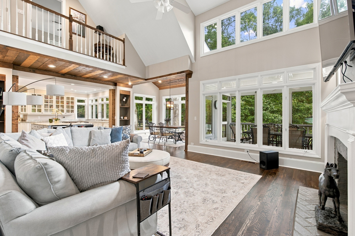 Nine Acres, Extensive Equestrian Facilities and a Private Estate in Canton
