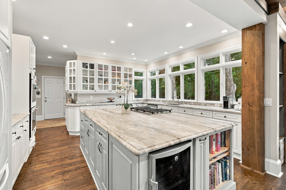 Nine Acres, Extensive Equestrian Facilities and a Private Estate in Canton