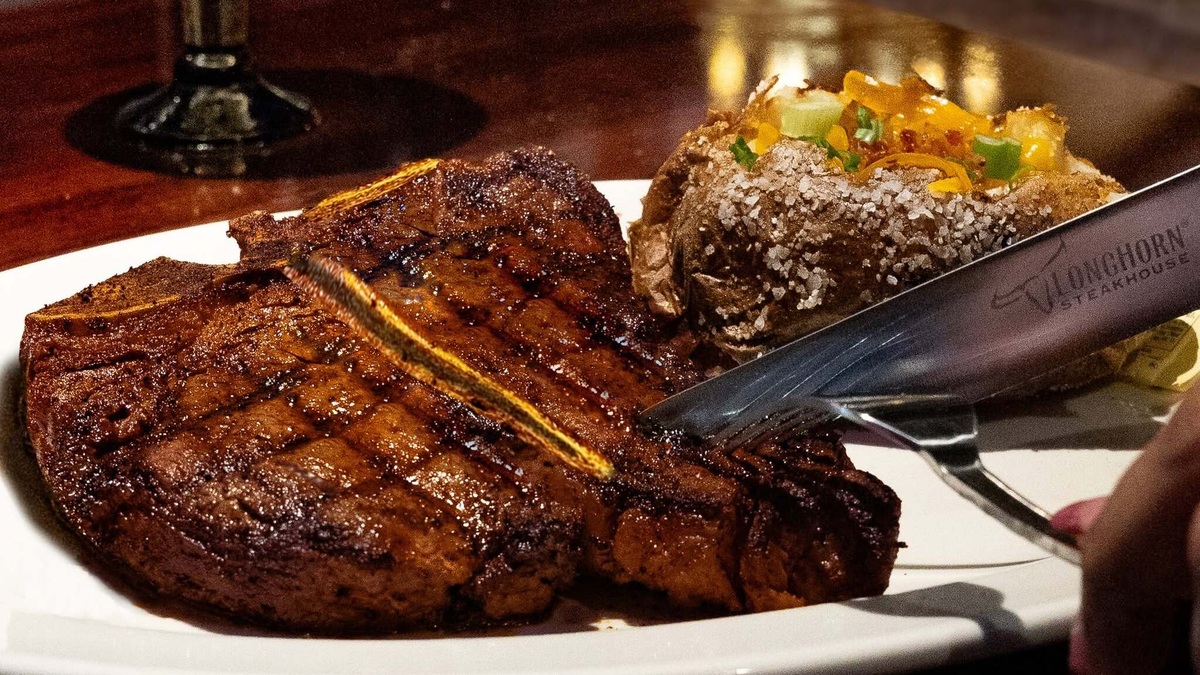 LongHorn Steakhouse Planning New Texas Restaurant