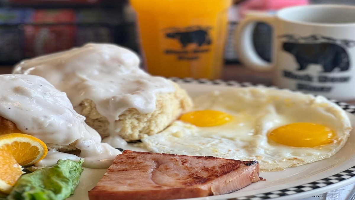 Black Bear Diner To Open In Redwood City