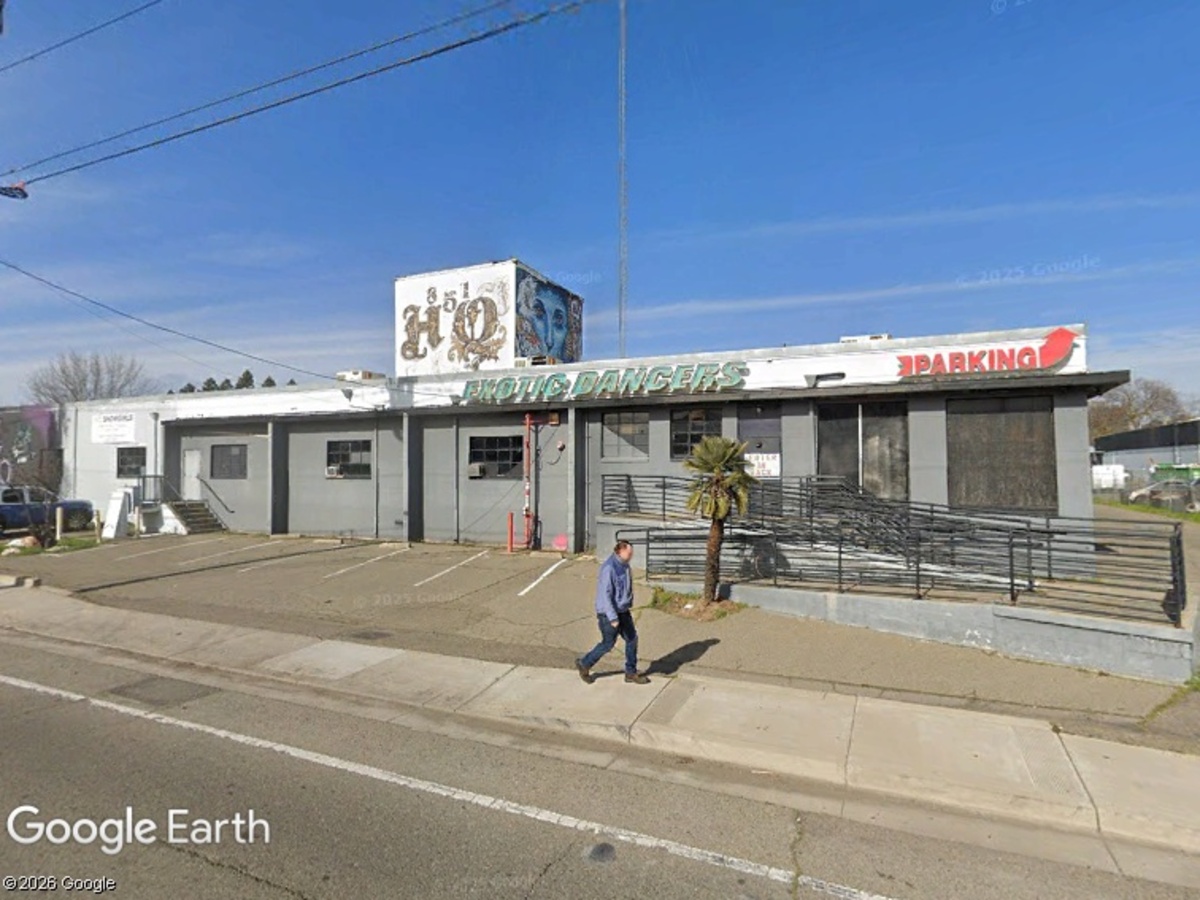 New Dog Hotel Planned on Richards Boulevard